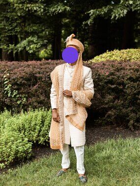 Men’s Indian Wedding Sherwani Set – Size 40 | Groom Outfit with Pants, Safa & Du